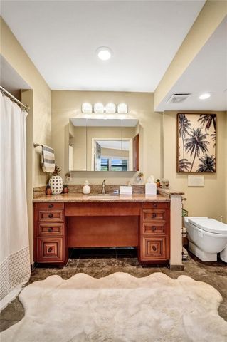 3180 NE 48th Court 404, Lighthouse Point, FL 33064