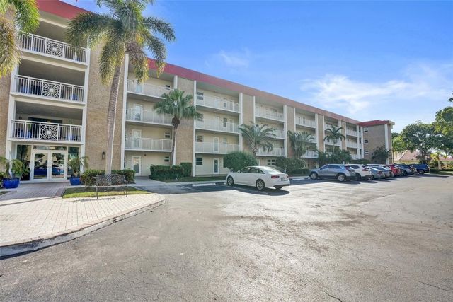 3180 NE 48th Court 404, Lighthouse Point, FL 33064