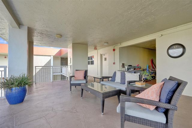 3180 NE 48th Court 404, Lighthouse Point, FL 33064