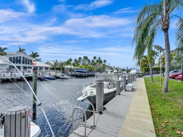 3180 NE 48th Court 404, Lighthouse Point, FL 33064