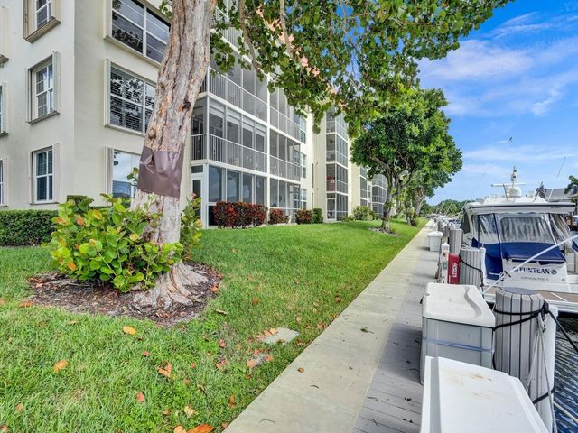 3180 NE 48th Court 404, Lighthouse Point, FL 33064