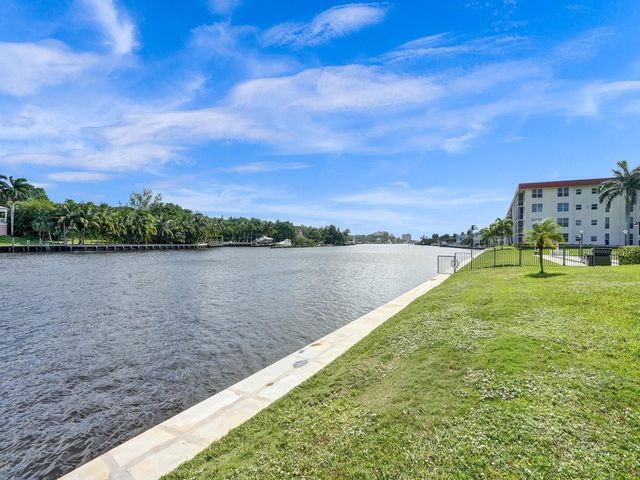 3180 NE 48th Court 404, Lighthouse Point, FL 33064