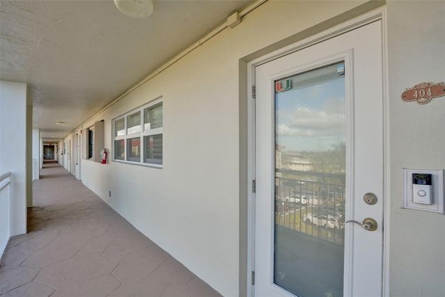 3180 NE 48th Court 404, Lighthouse Point, FL 33064