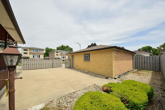 5041 N Knight Avenue, Norridge, IL 60706