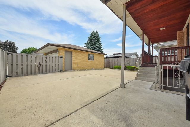 5041 N Knight Avenue, Norridge, IL 60706