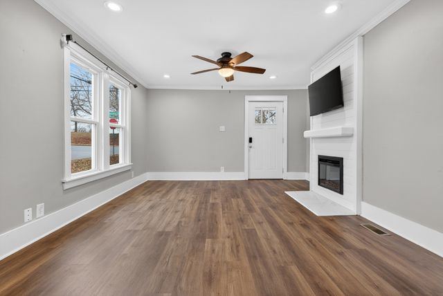 775 Greenwood Ave, Clarksville, TN 37040