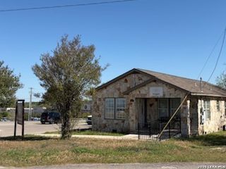2027 Eastman, New Braunfels, TX 78130