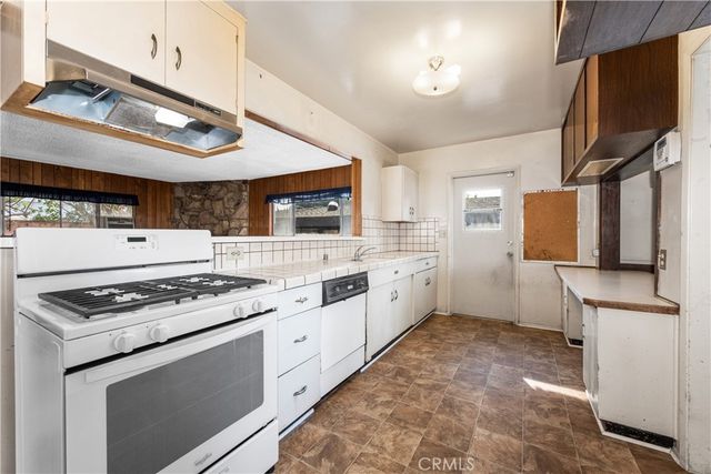 3360 Kallin Avenue, Long Beach, CA 90808