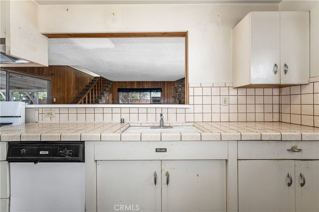 3360 Kallin Avenue, Long Beach, CA 90808