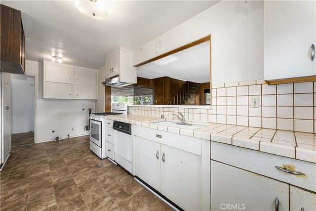 3360 Kallin Avenue, Long Beach, CA 90808