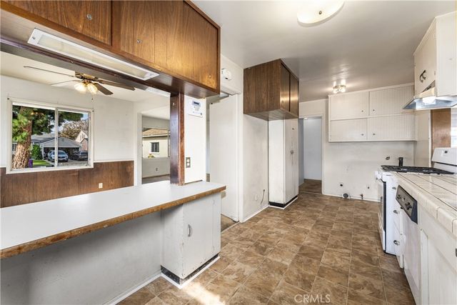 3360 Kallin Avenue, Long Beach, CA 90808