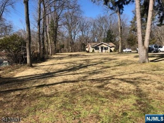 19 Crescent, Wayne, NJ 07470