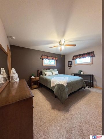 915 E 14th Street, York, NE 68467