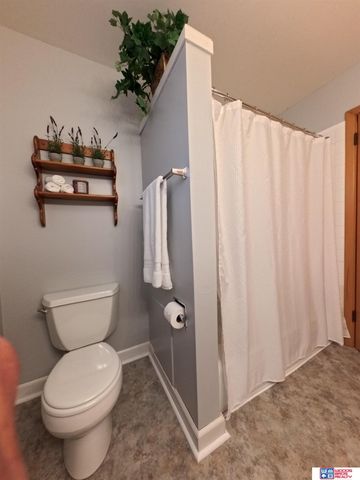 915 E 14th Street, York, NE 68467