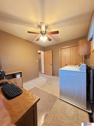 915 E 14th Street, York, NE 68467