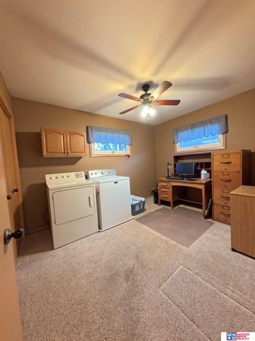 915 E 14th Street, York, NE 68467