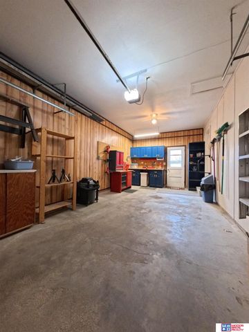 915 E 14th Street, York, NE 68467