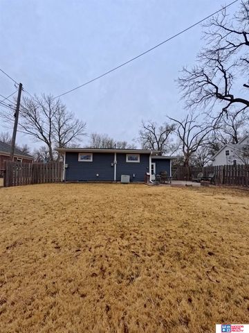 915 E 14th Street, York, NE 68467