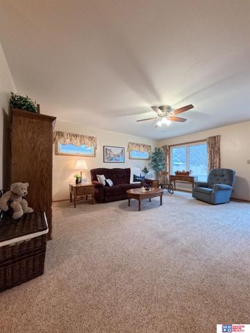 915 E 14th Street, York, NE 68467