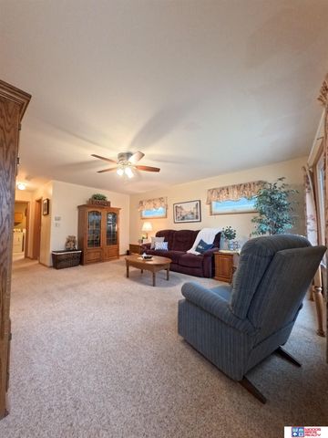 915 E 14th Street, York, NE 68467