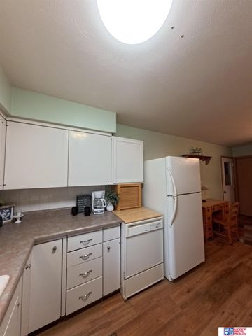 915 E 14th Street, York, NE 68467