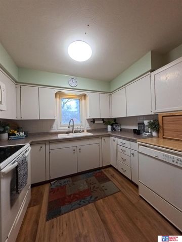 915 E 14th Street, York, NE 68467