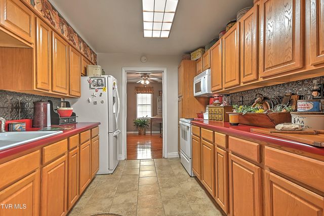 18685 Horton Highway, Fall Branch, TN 37656