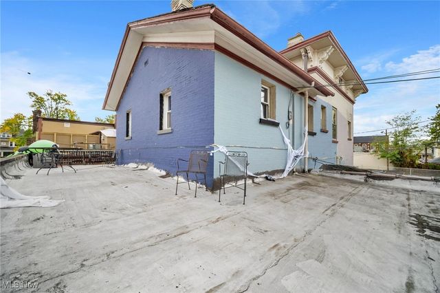 1386 Cranford Avenue, Lakewood, OH 44107