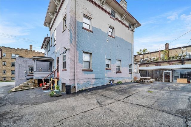 1386 Cranford Avenue, Lakewood, OH 44107