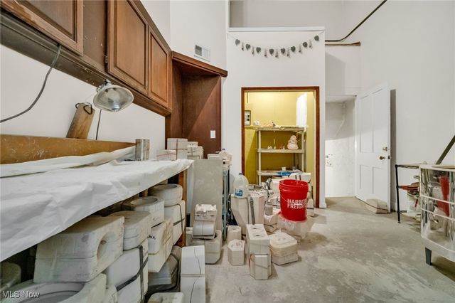 1386 Cranford Avenue, Lakewood, OH 44107