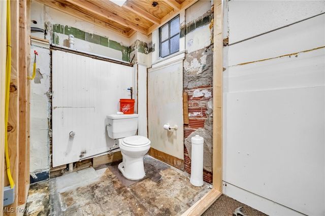 1386 Cranford Avenue, Lakewood, OH 44107