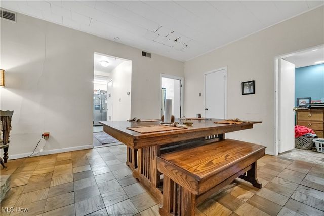 1386 Cranford Avenue, Lakewood, OH 44107