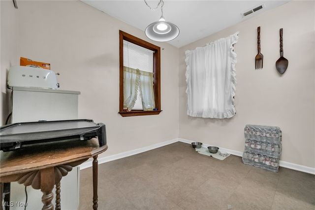 1386 Cranford Avenue, Lakewood, OH 44107