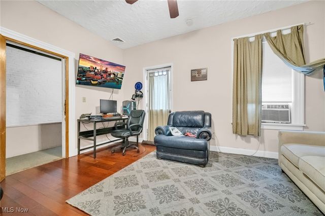 1386 Cranford Avenue, Lakewood, OH 44107