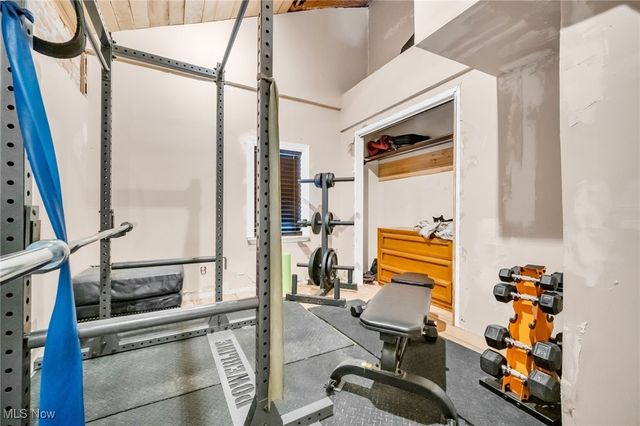 1386 Cranford Avenue, Lakewood, OH 44107