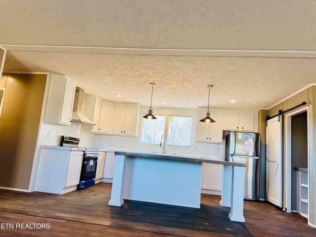 4406 Anna Maria Lane, Strawberry Plains, TN 37871
