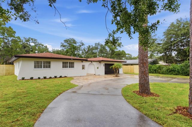 5106 OAKHAVEN LANE, Tampa, FL 33617