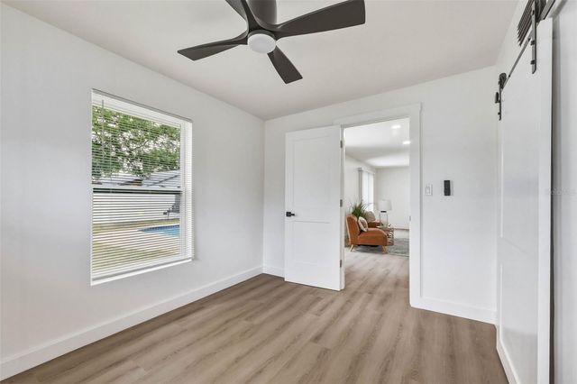 5106 OAKHAVEN LANE, Tampa, FL 33617