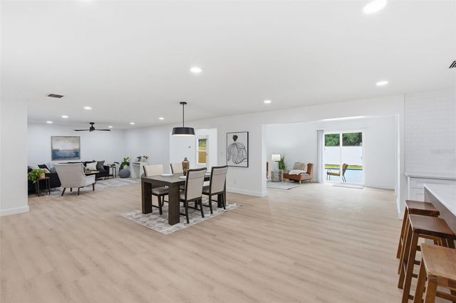 5106 OAKHAVEN LANE, Tampa, FL 33617