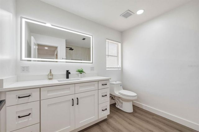 5106 OAKHAVEN LANE, Tampa, FL 33617