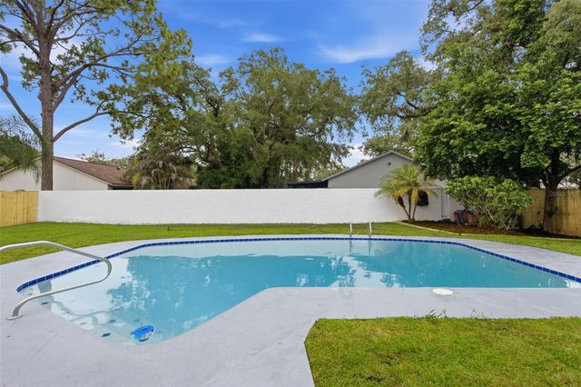 5106 OAKHAVEN LANE, Tampa, FL 33617