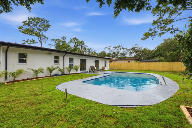 5106 OAKHAVEN LANE, Tampa, FL 33617