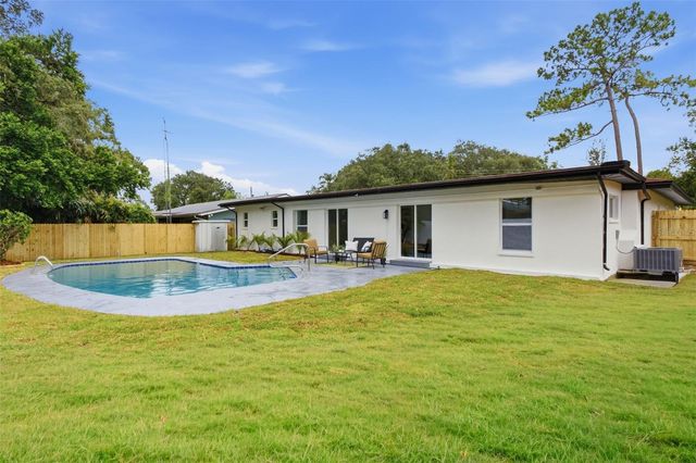 5106 OAKHAVEN LANE, Tampa, FL 33617