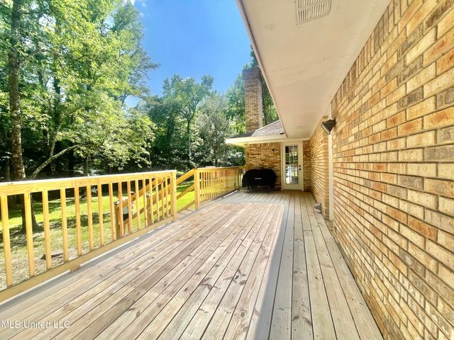 2500 Tearose Lane, Moss Point, MS 39562