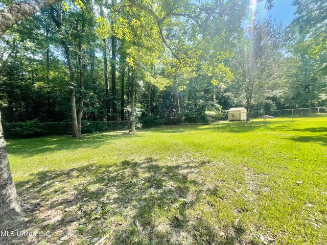 2500 Tearose Lane, Moss Point, MS 39562