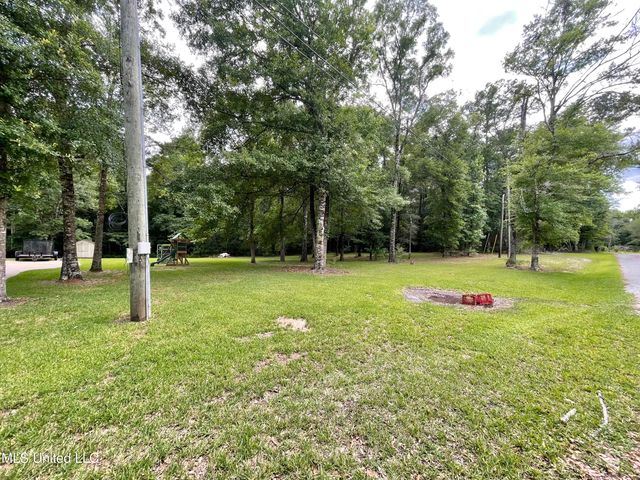 2500 Tearose Lane, Moss Point, MS 39562