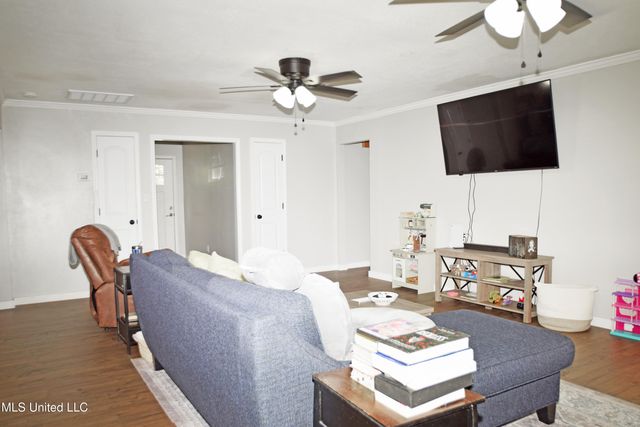 2500 Tearose Lane, Moss Point, MS 39562