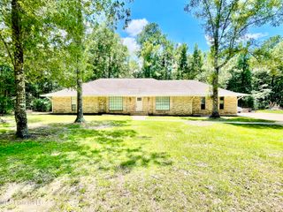 2500 Tearose Lane, Moss Point, MS 39562