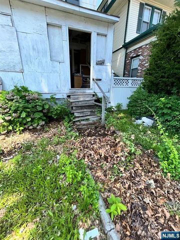 101 22nd Street, East Orange, NJ 07017