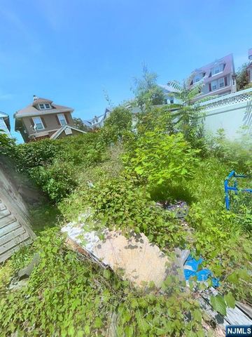 101 22nd Street, East Orange, NJ 07017